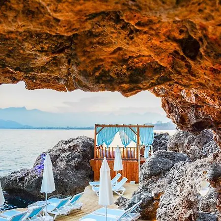 Hotel Perge 4*
